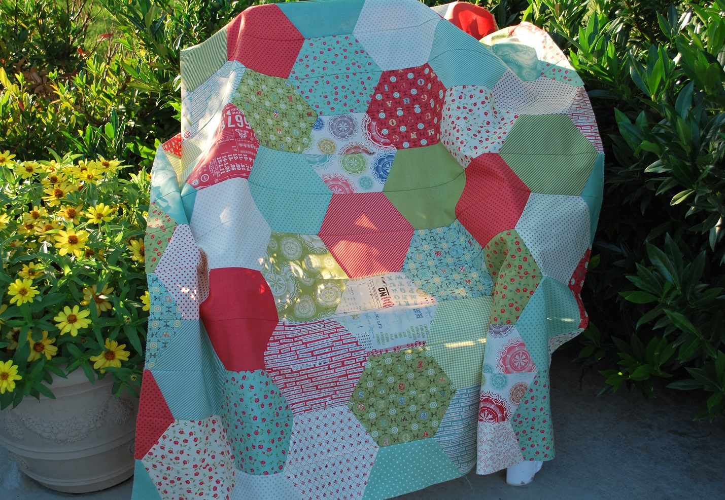 {Sisters and Quilters} Half Hexie Quilt Pictures
