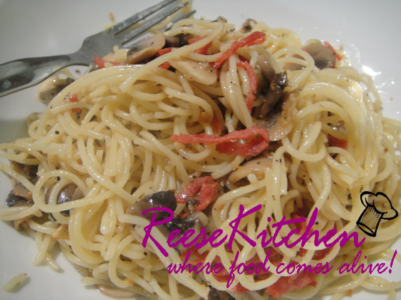 ReeseKitchen Homemade Aglio Olio with Crispy Turkey Ham