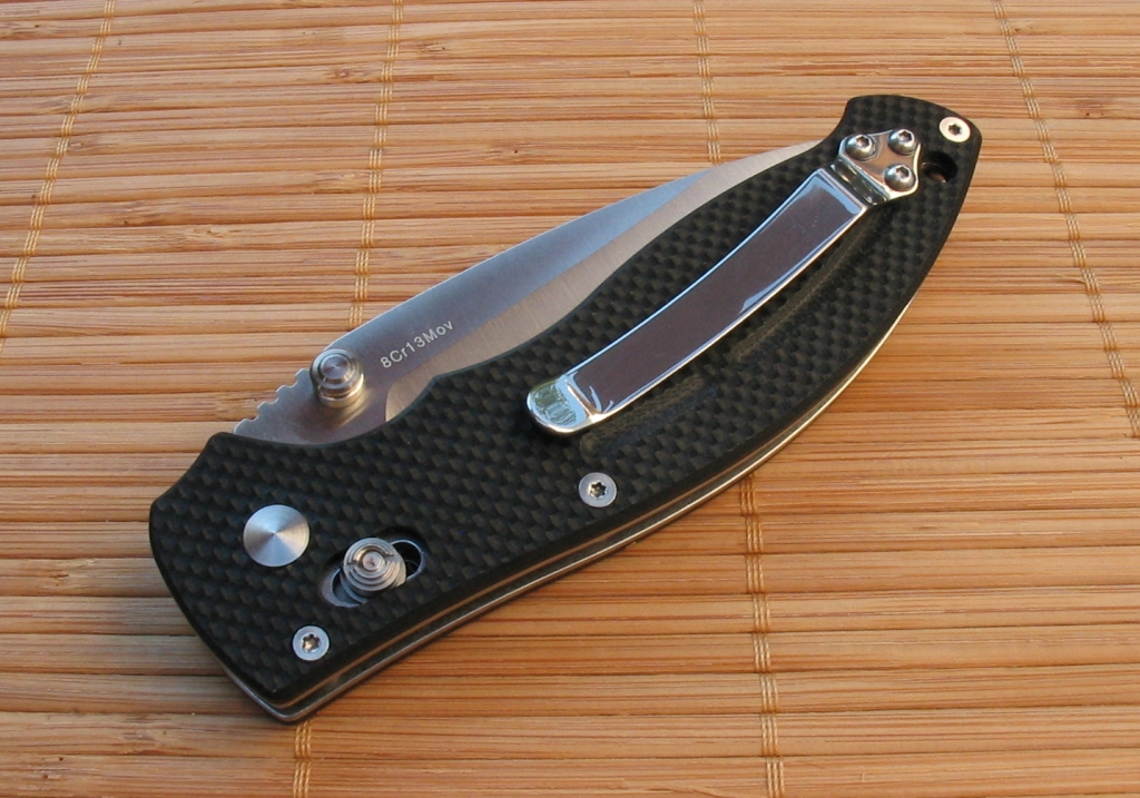Help me make a list of knives with axis/arc/ball bearing locks