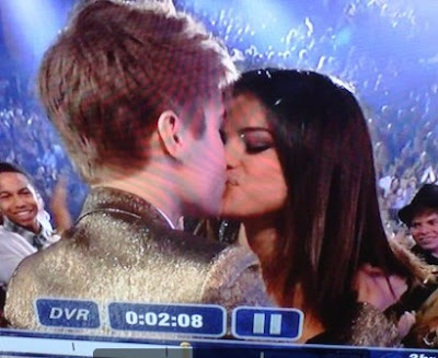 justin bieber and selena gomez billboard awards kissing. With Eminem absent, Bieber