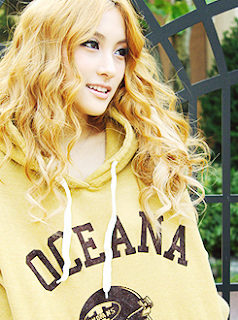 Gyuri+KARA+Blonde+Beauty+%25282%2529.png