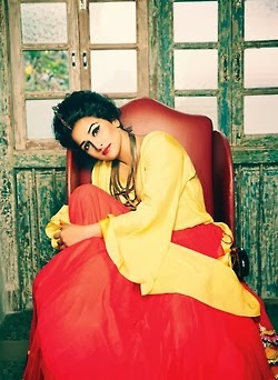 http://4.bp.blogspot.com/-I3n0RoDYiho/UsK8XC0lfiI/AAAAAAAAgPw/p6ax1FuDoYk/s1600/Vidya+Balan+Photoshoot+for+Filmare+magazine.jpg