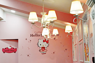 Hello Kitty Cafe (헬로키티 카페) Hongdae Hello Kitty Cafe (헬로키티 카페) Hongdae | www.meheartseoul.blogspot.com