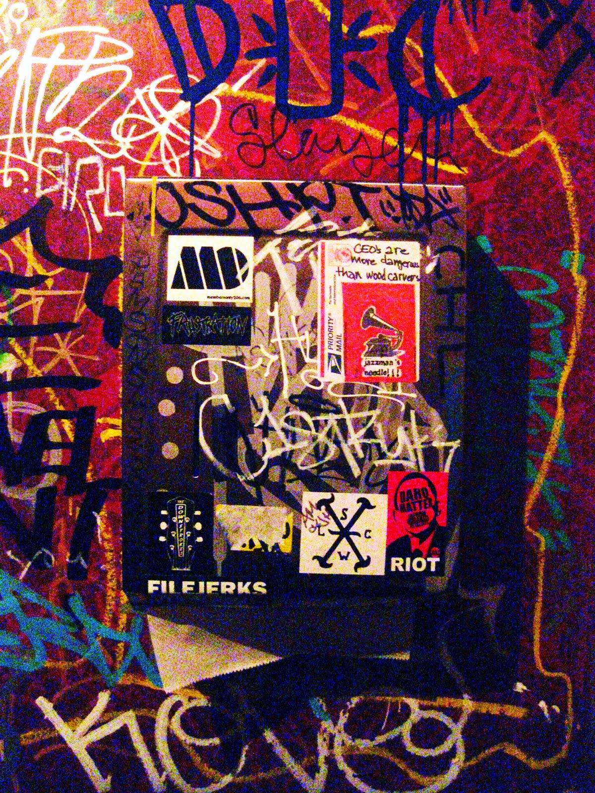 OBJECTSandSUBJECTS Bathroom Graffiti