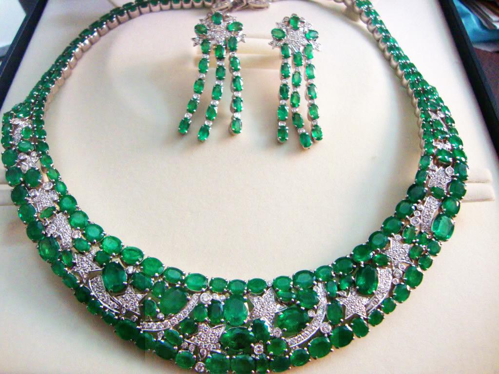 Sale news and Shopping details Emerald Necklace Models