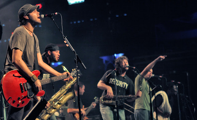 Friends Manifest Zip