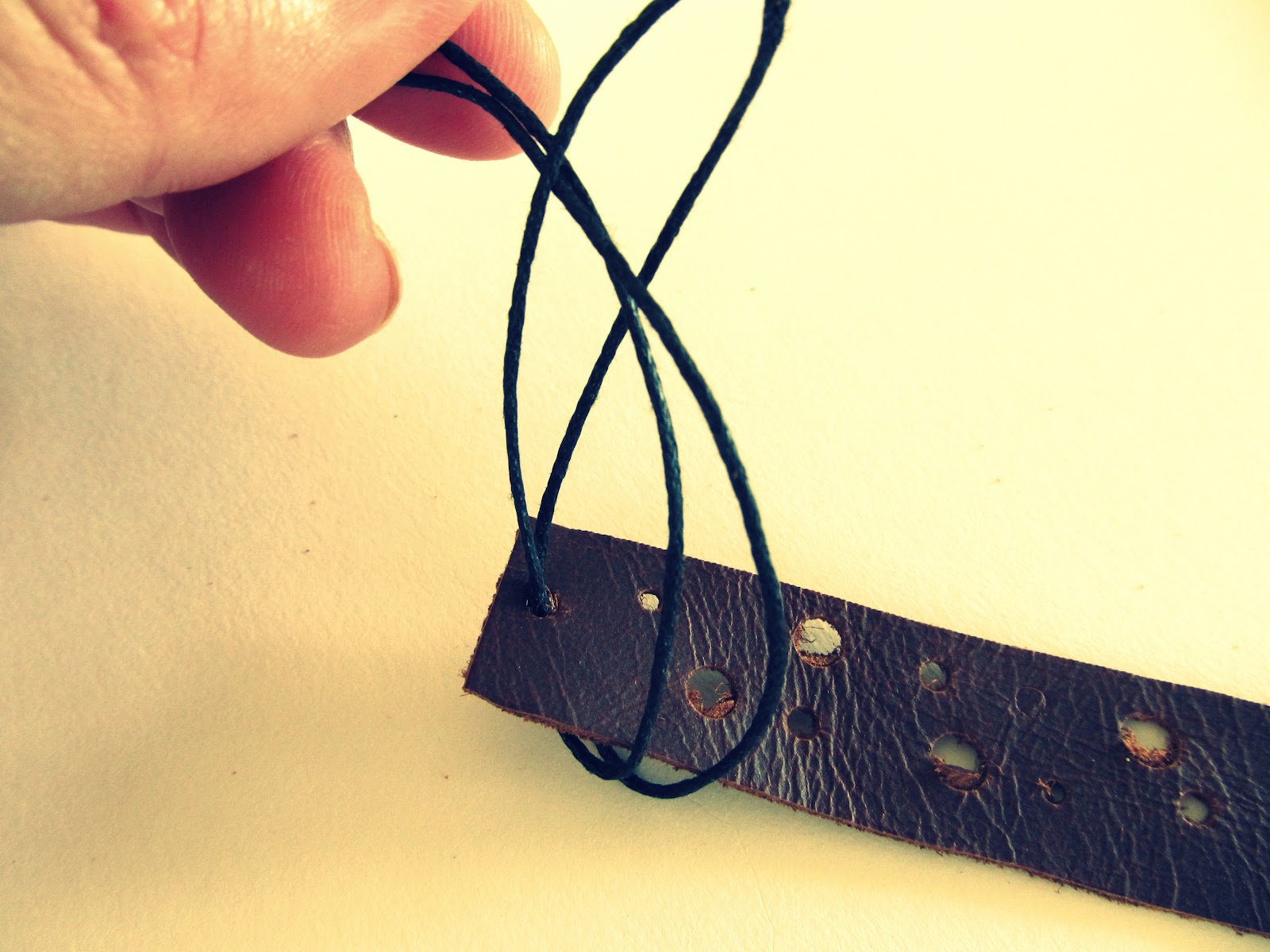 WobiSobi Leather Bracelet, DIY