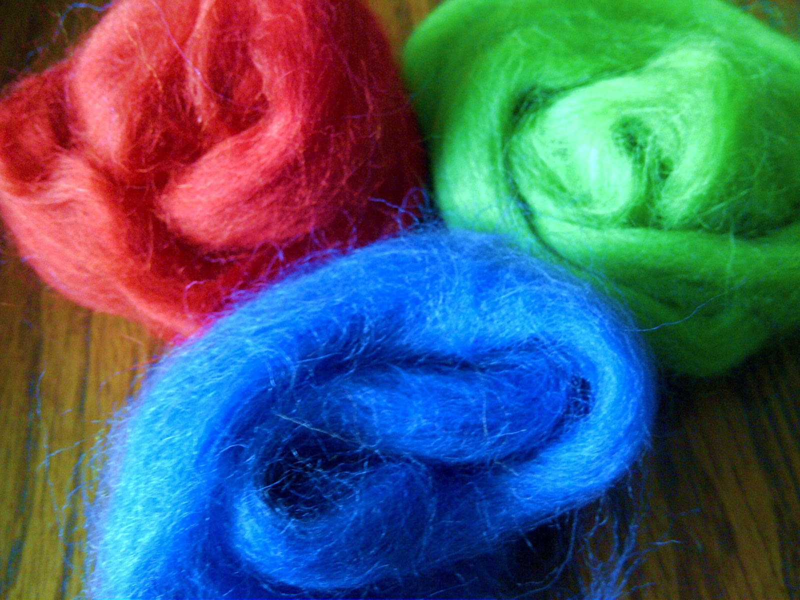 Modern Handmade Child Create Felt Balls (Wet Felting Tutorial)