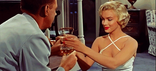 Marilyn+Monroe+champagne+toast.gif