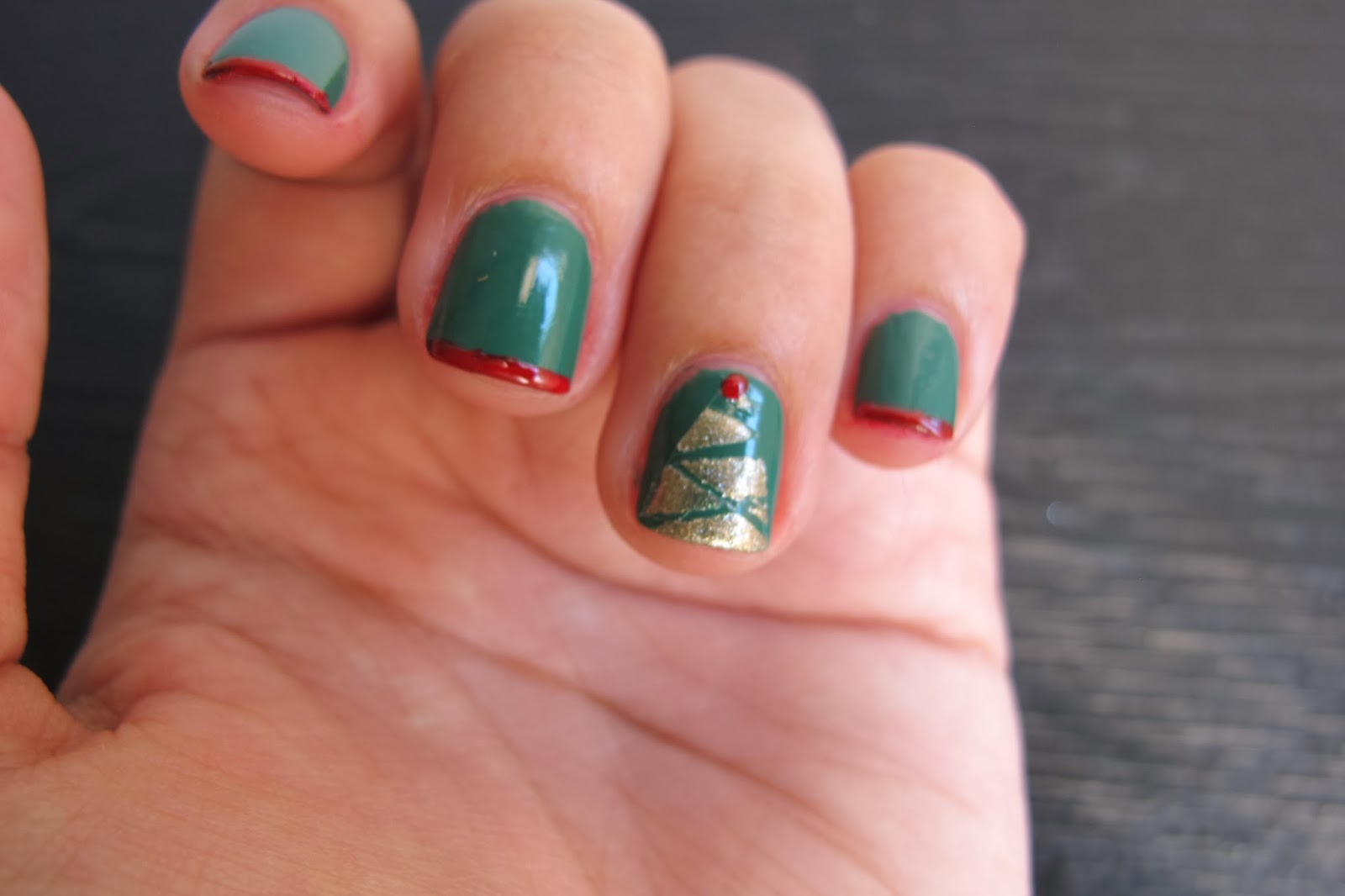 One Thousand Looks: MANI MONDAY: CHRISTMAS FRENCH WITH ACCENT NAIL