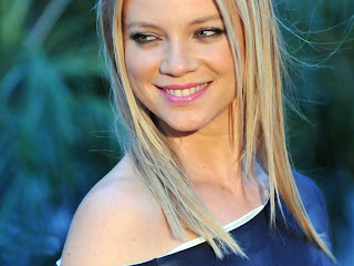 Amy Smart Wallpapers