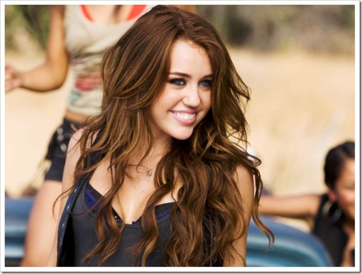 http://4.bp.blogspot.com/-I7zQbJyJgQo/URxurMAHcoI/AAAAAAAAERs/Podx8YXsvyg/s1600/Miley+Cyrus+latest+picture+2013+09.jpg