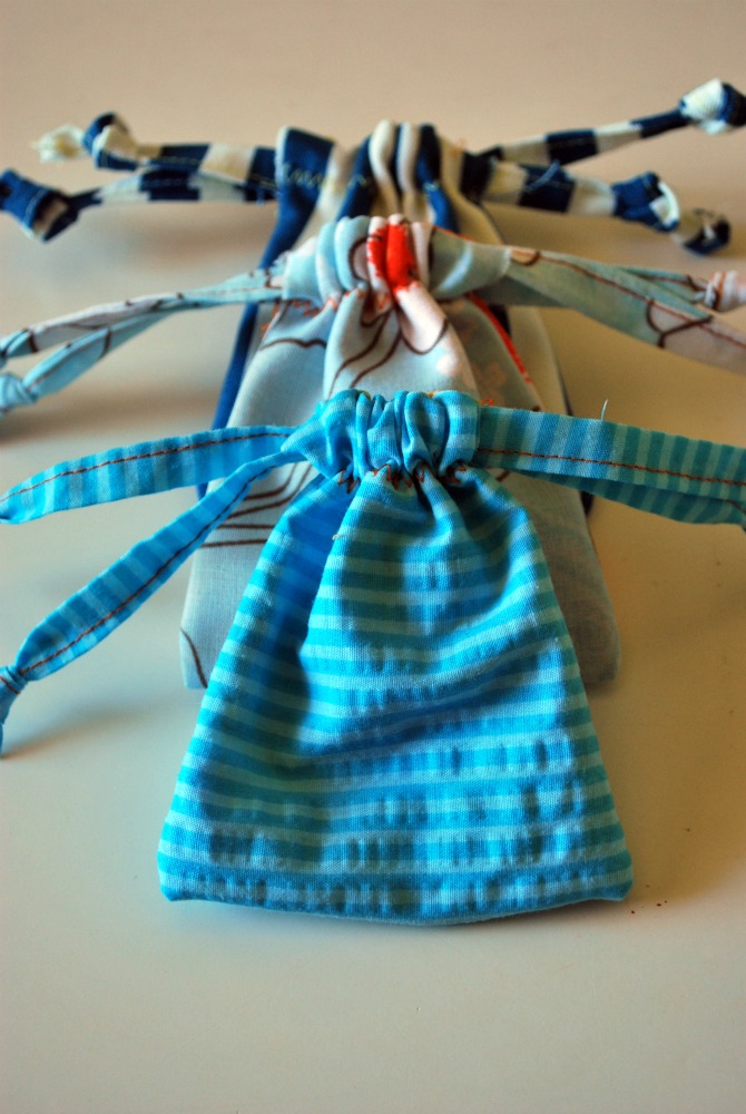 Larissa Another Day Fabric Jewelry Bags