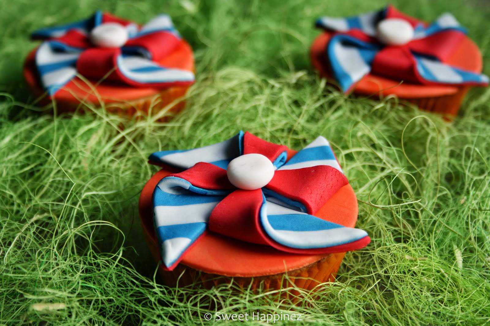 http://4.bp.blogspot.com/-I8Bf8OuuC0s/U1fc8Lp1ikI/AAAAAAAACtg/ohxWZtDJKDQ/s1600/Koningsdag+Cupcakes+Windmolen+4.JPG