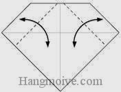 Bước 5: Tạo nếp gấp tờ giấy bằng cách gấp hai cạnh giấy vào sau đó lại mở ra. Bước 5: Tạo nếp gấp tờ giấy bằng cách gấp hai cạnh giấy vào sau đó lại mở ra.