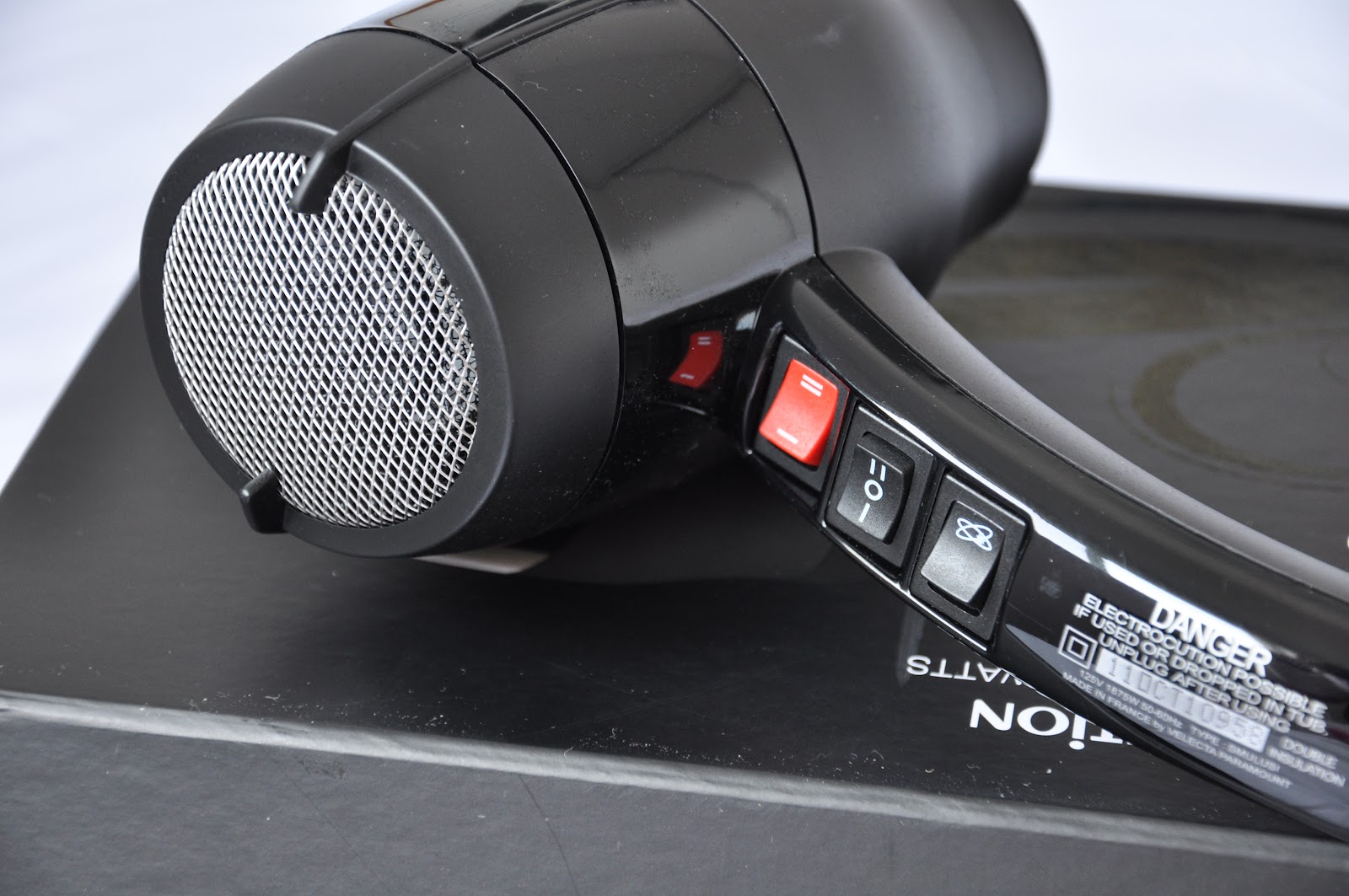 Sedu Revolution Pro Tourmaline Ionic 4000i Hair Dryer Min makeup table