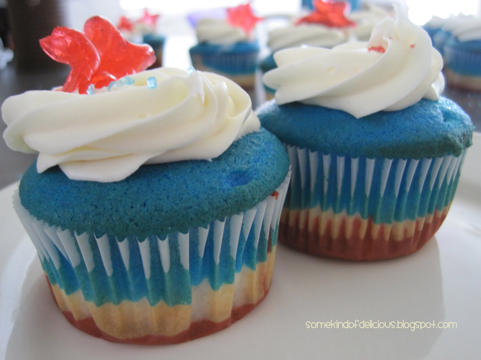 some kind of delicious 4th of july cupcakes some kind of delicious 4th of july cupcakes