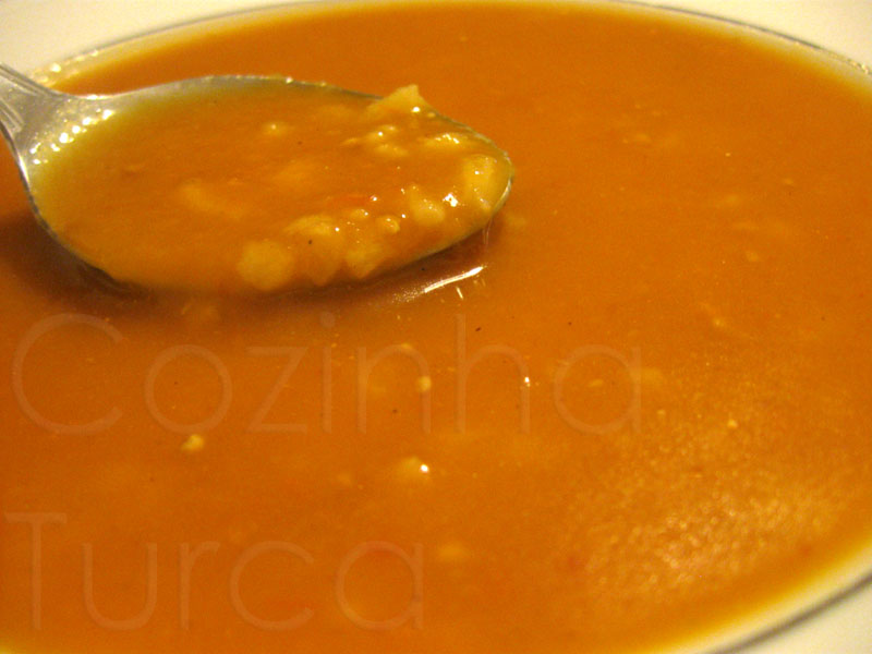 Sopa de Tomate com Arroz (Pirinçli Domates Çorbası)