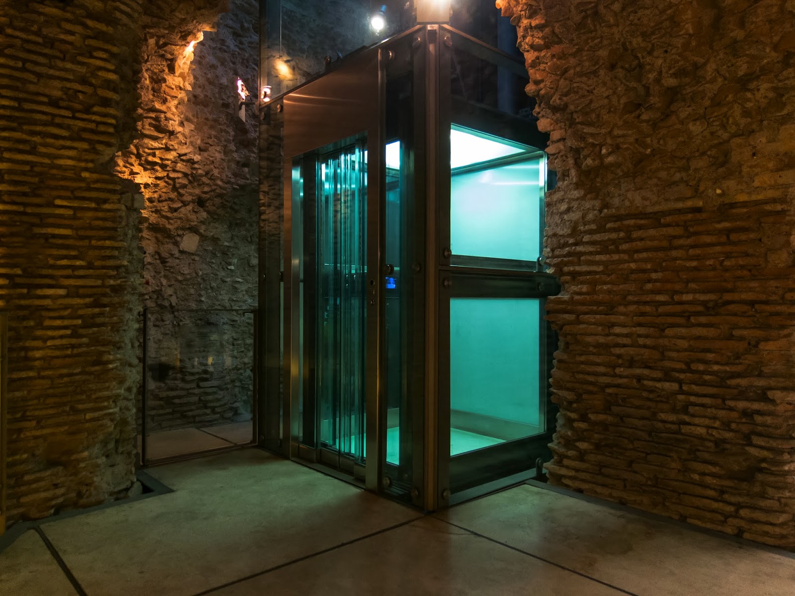 Study Notes for Living on Earth Roman Elevator