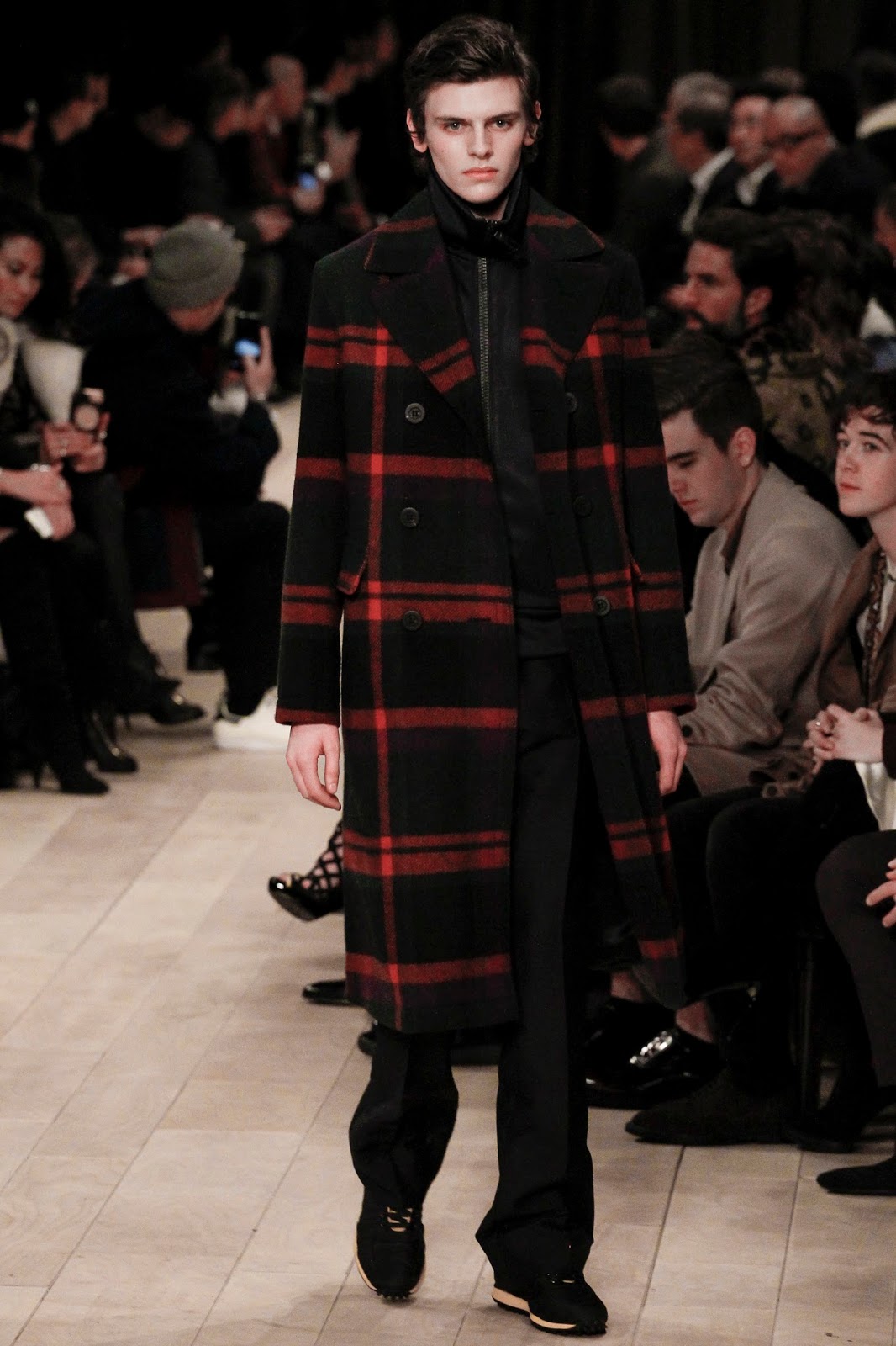 BURBERRY MENSWEAR FALL 2016
