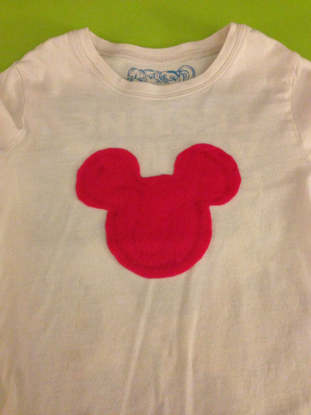 {crazy easy} DIY felt Disney shirt! Our Three Peas