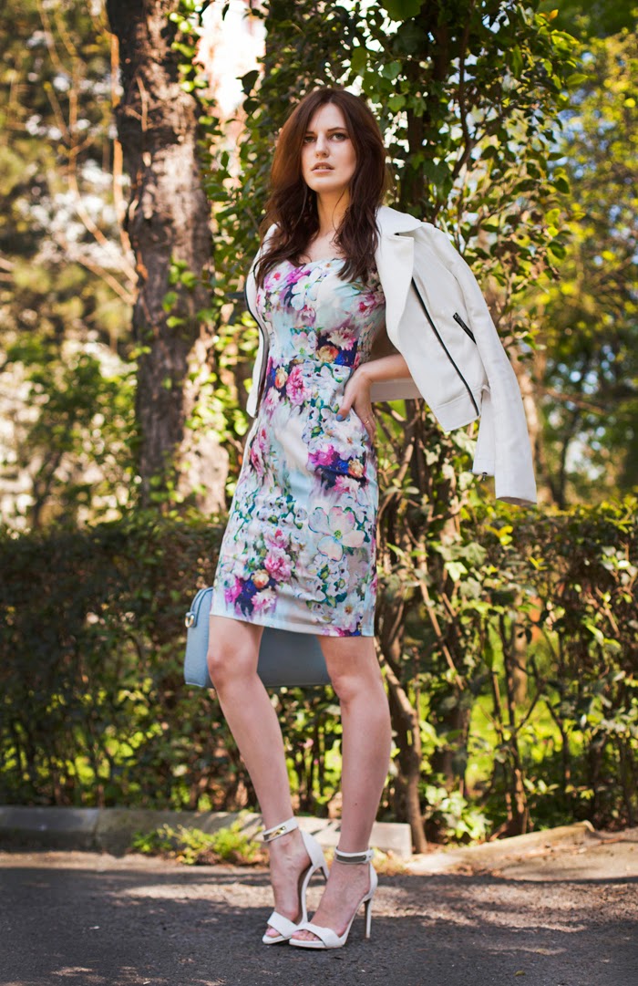 little-misteress-paper-dolls-floral-dress-white-jacket-persun-baby-blue-bga-turkish-fashion-blogger-viktroiya-sener.jpg