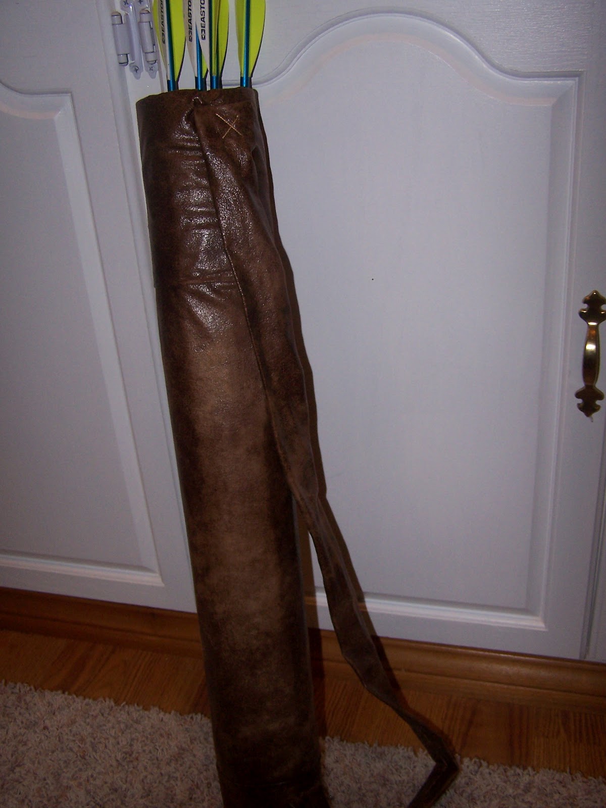 Read. Write. Love. How to Make a Quiver for a Katniss Everdeen Costume