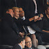 Aksi Foto Selfie Obama Tuai Kritik