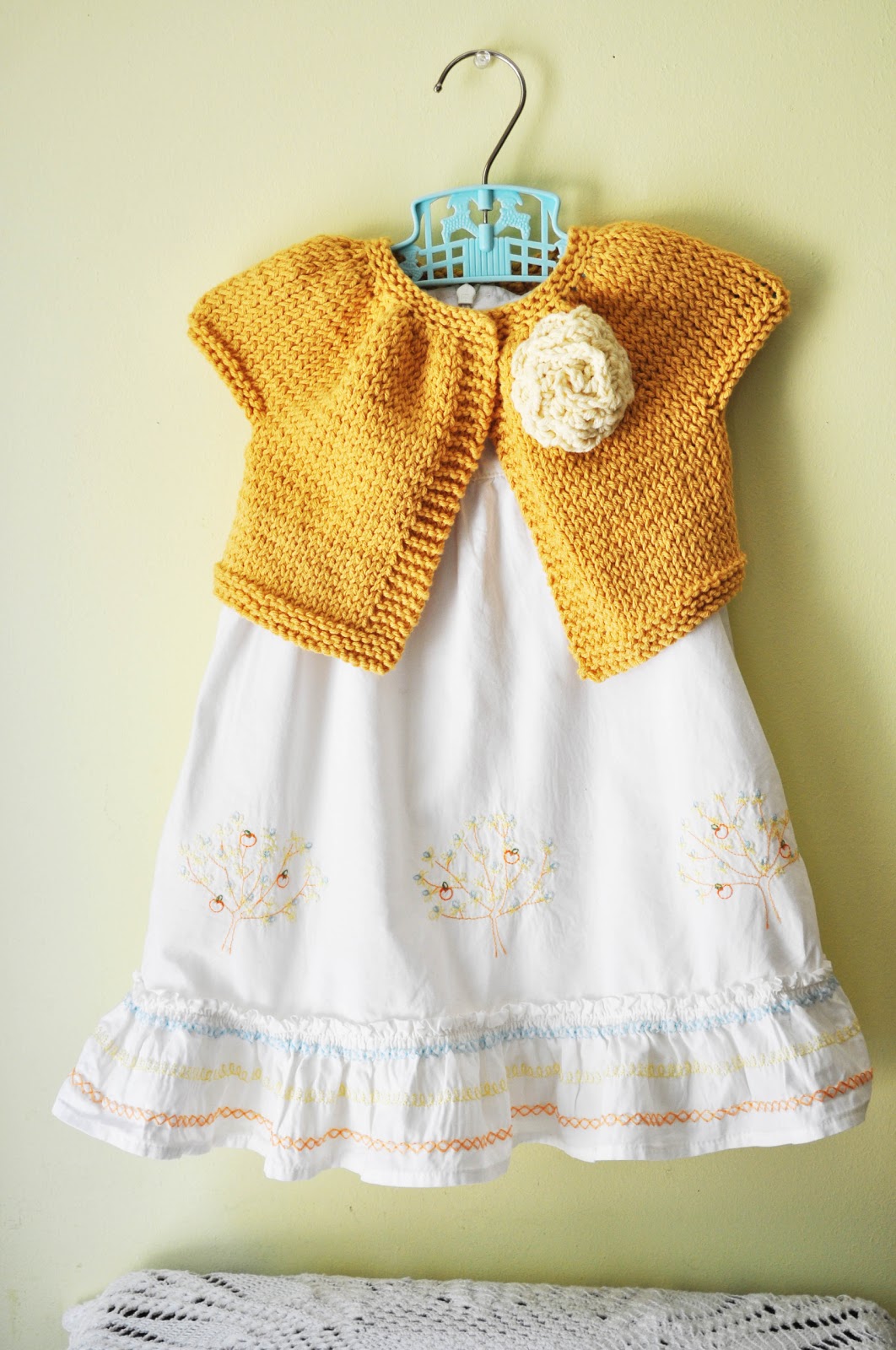 The Handmade Dress The gold cardigan is finished!