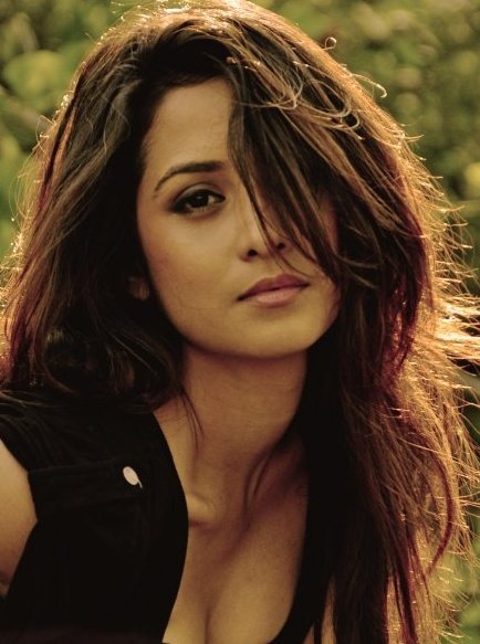 Madhura Naik Hot Beauty Bollywood Actress Wallpaper Collection Free