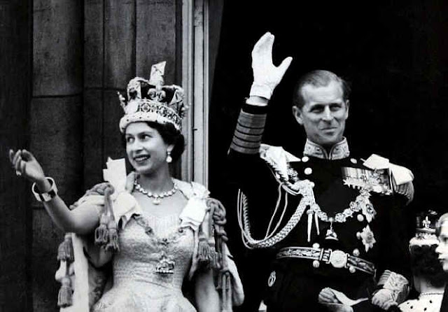 Queen+Elizabeth+II+diamond+necklace-Duke+of+Edinburgh.jpg