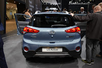 2015-HyundaiI20Active-03.JPG
