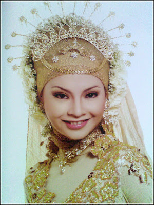 Cara memakai jilbab pengantin Cara memakai jilbab pengantin