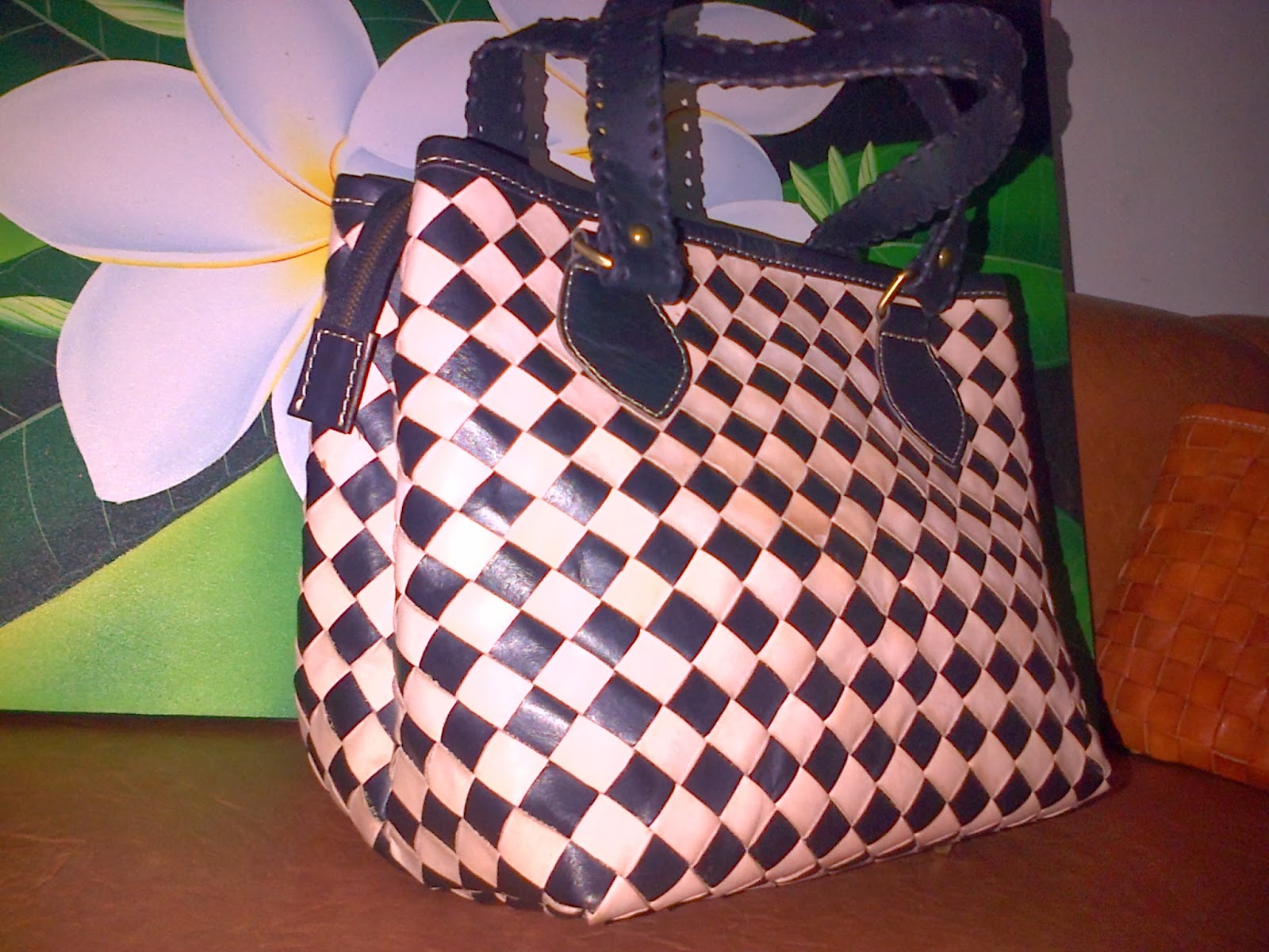 Tas Kulit Webe Motif Dua Warna Tas Kulit Cantik Bali tas kulit webe motif dua warna tas kulit cantik bali