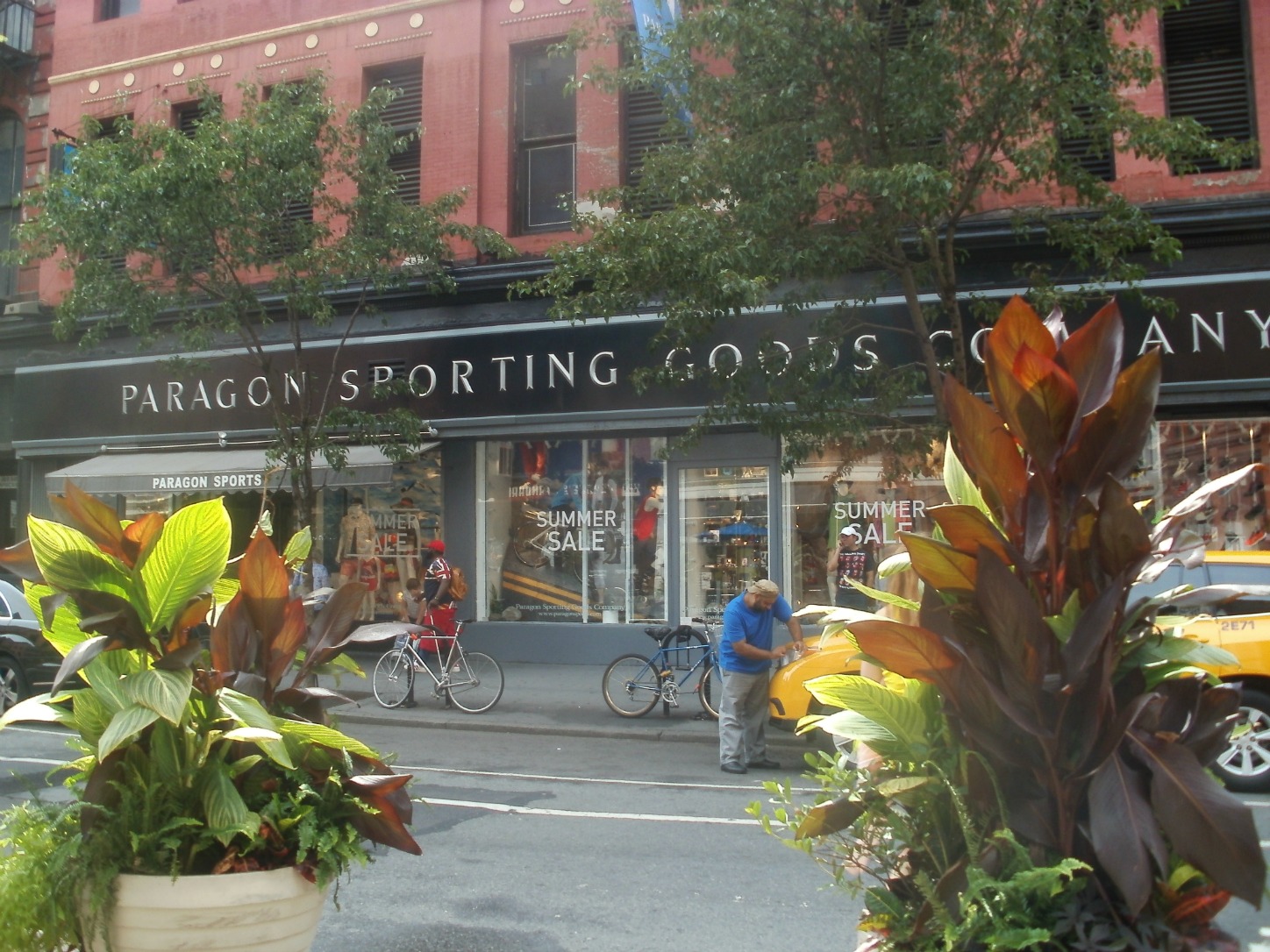 Midtown Blogger/Manhattan Valley Follies Paragon Sports Equipment