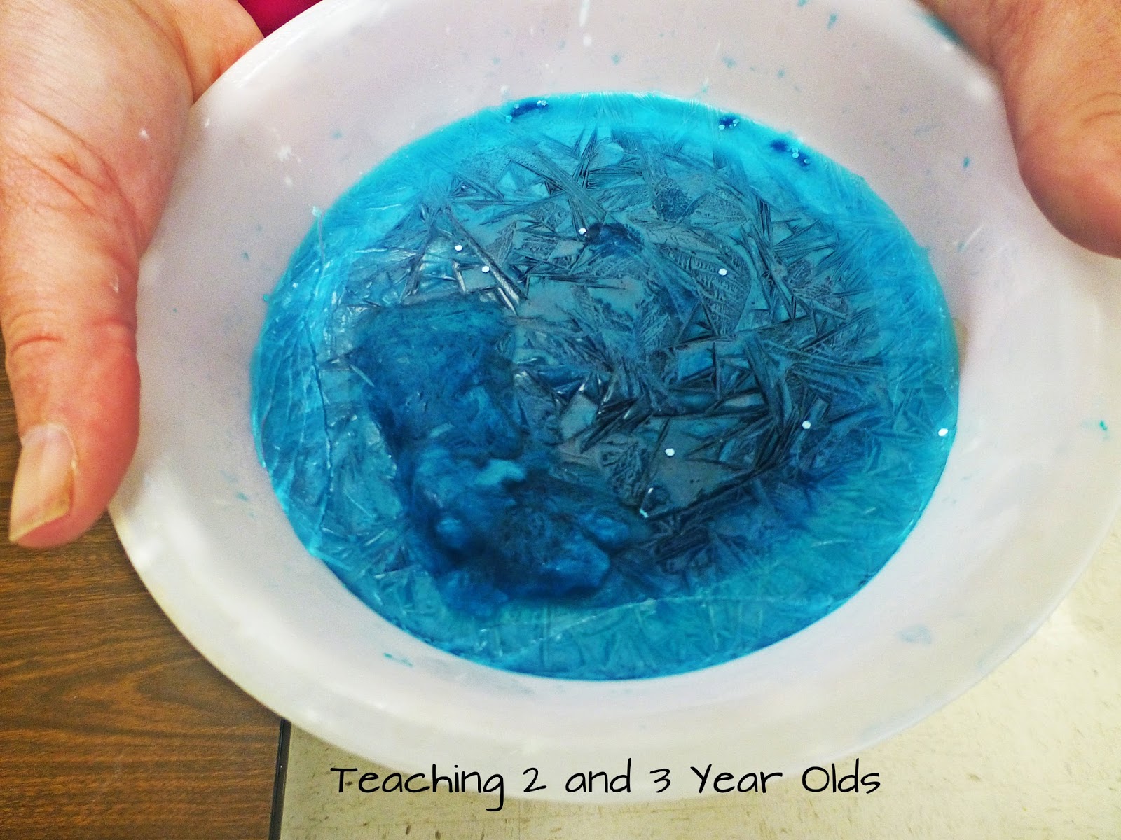 Teaching 2 and 3 Year Olds Exploring with Watercolors