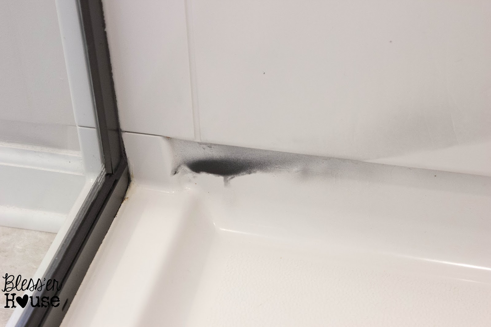 How Not To Paint A Shower Door And Fix Spray Mistakes It Actually Went Between And Under The Plastic That I Had Overlapped So When Led Up Got This Nice Surprise Of Paint Overspray