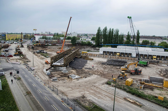 Baustelle Erweiterung des Kanalnetzes, Erneuerung von Abwasserdruckleitungen, Bergiusstraße / Grenzallee, 12057 Berlin, 23.04.2014