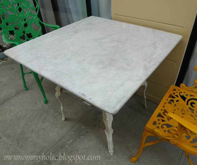 MrsMommyHolic DIY Duct Tape Chevron Table