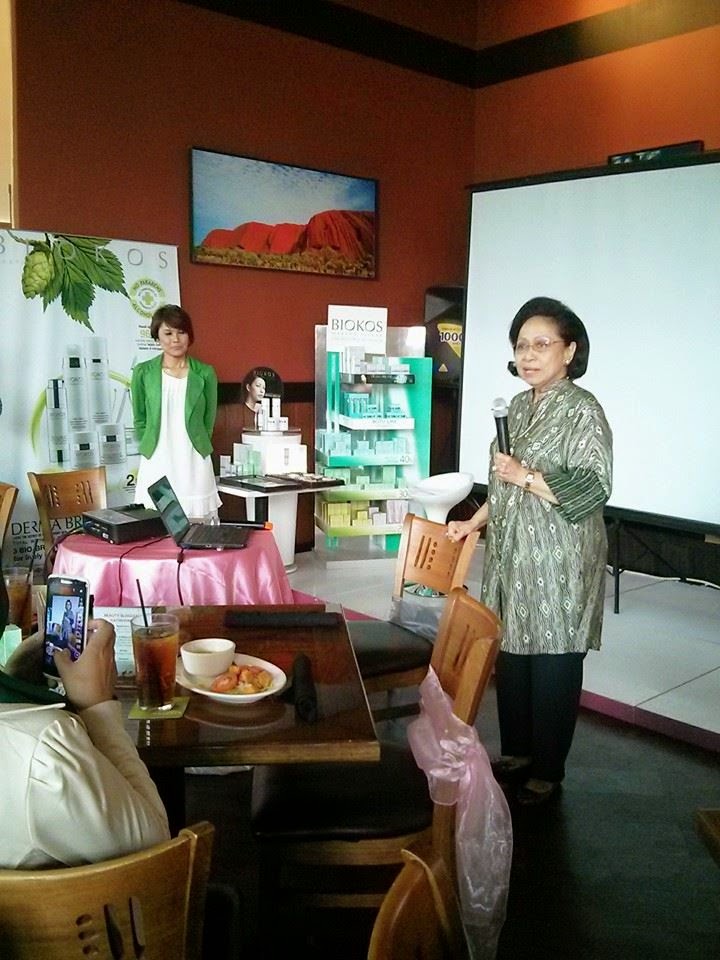 A Chick With Lipstick April 2014