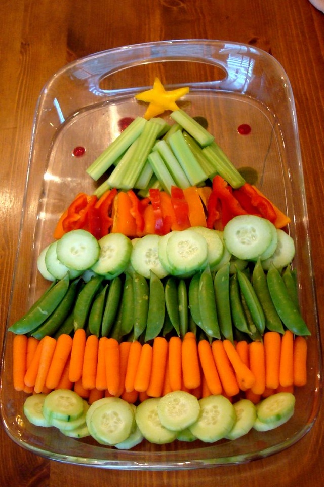 10 Creative Christmas Veggie Trays ~ Goods Home Design