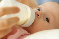 Tips Kiat Memilih Botol Susu Bayi Anak