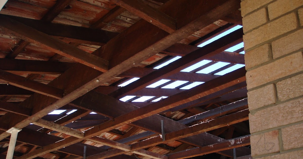 Jarrah Jungle Roof Construction (Almost) Finished