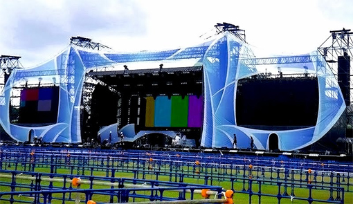 Namie's 20th anniversary stage in Okinawa | Photo