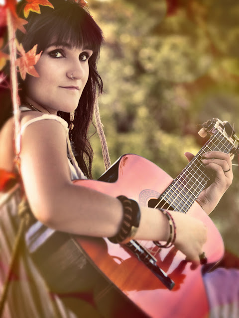 Rozalén estrena el vídeoclip de su tercer single, 'Saltan chispas