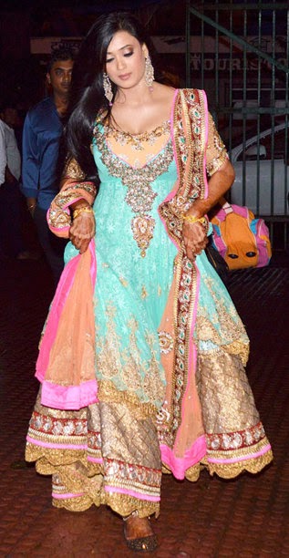 Shweta Tiwari Looking Hot In her Wedding dress