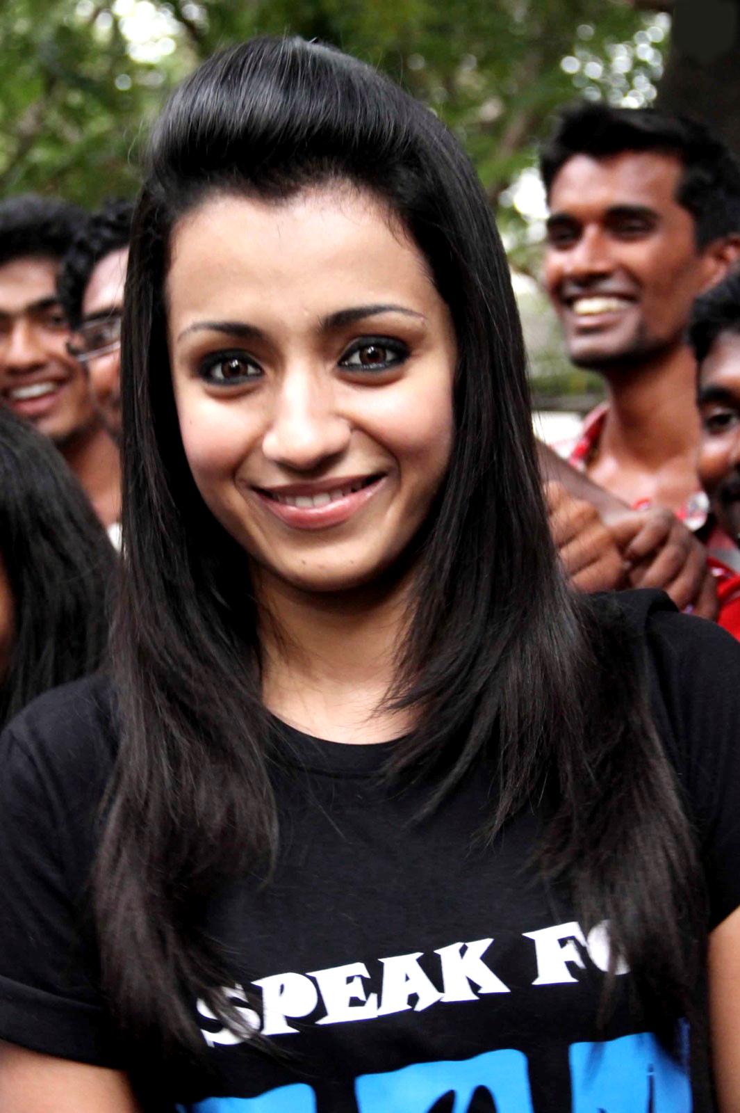 http://4.bp.blogspot.com/-ITlpTgZmtDo/T-NvMRQwuwI/AAAAAAAAGYw/ys0joCFw8ts/s1600/trisha+&+amala+at+blue+cross+event+%289%29.jpg