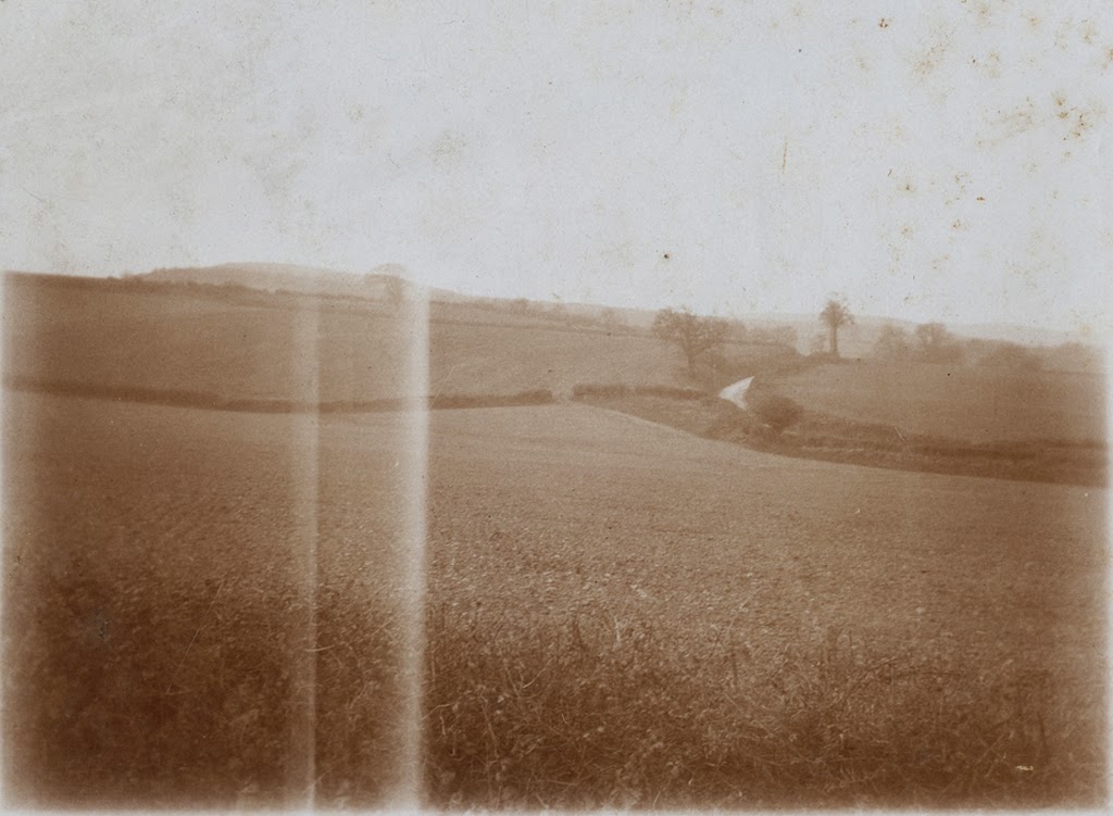 Edward Thomas 1913 In Pursuit of Spring.