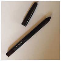 Crayon pour les yeux longue tenue Stubborn Brown de MAC