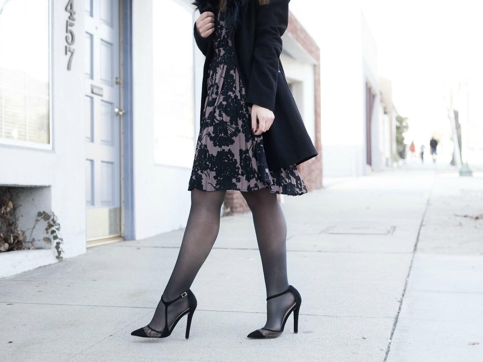 Stiletto Beats, hanes, holiday survival, hanes holiday, hanes hosiery, paper crowns, paper dolls, little mistress uk, ootd,